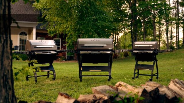 A smoking hot trio 🔥
•
Ring in the new year with confidence! Which pellet grill are you eyeing? 👀 
•
#pelletgrill #bbq #smokedmeat #yummy #food #foodlover #bbqlover #bbqtime #grillin #grillen