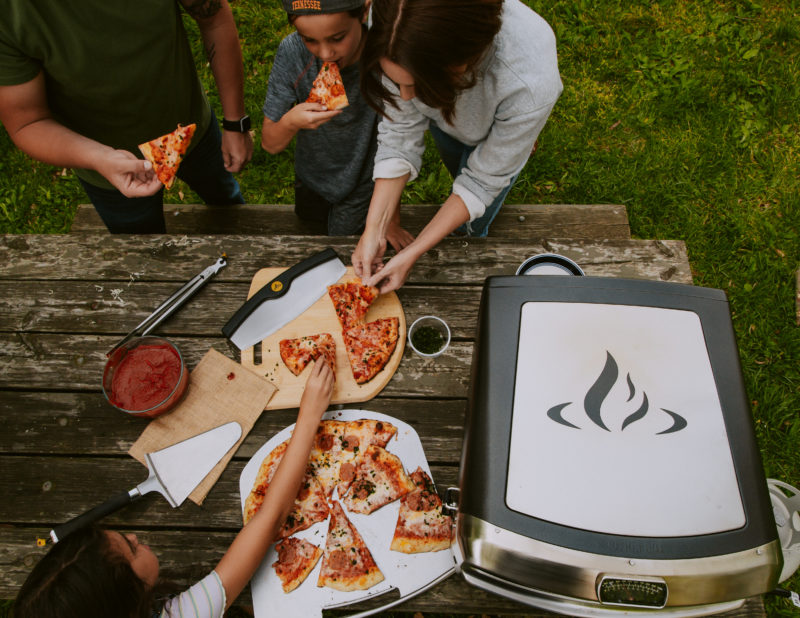 HALO Pizza Oven and Cook + Serve Pizza Kit